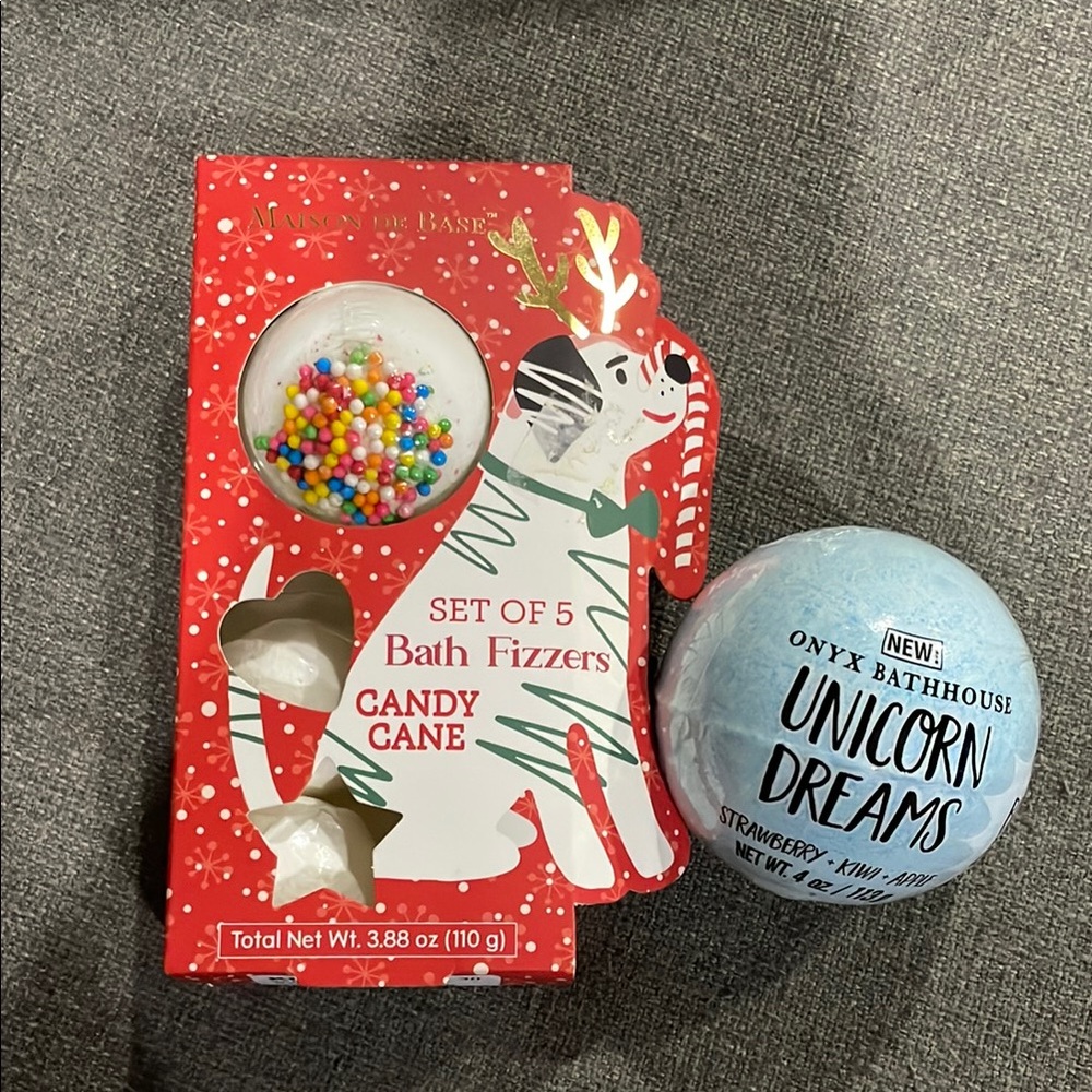 Maison De Base Candy Cane Bath Fizzers Set and Onyx Unicorn Dreams Bath Bomb